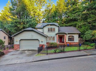 1096 Diamond Dr, Arcata, CA 95521