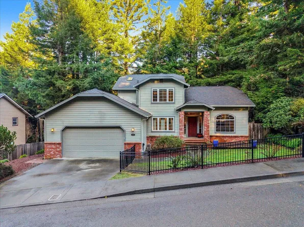 1096 Diamond Dr, Arcata, CA 95521