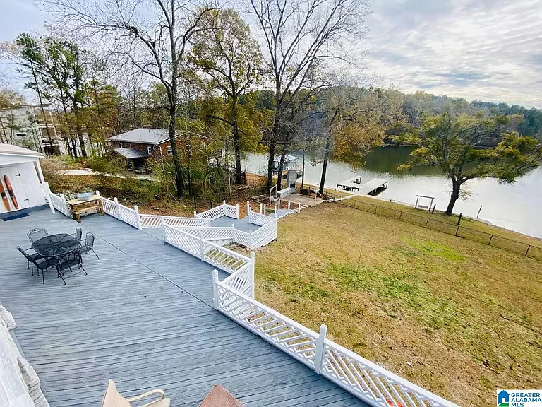 992 Clear Creek Dr — Photo 5