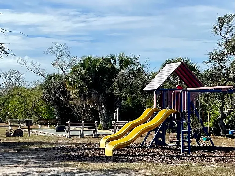 1319 Vermeer Dr — Photo 37