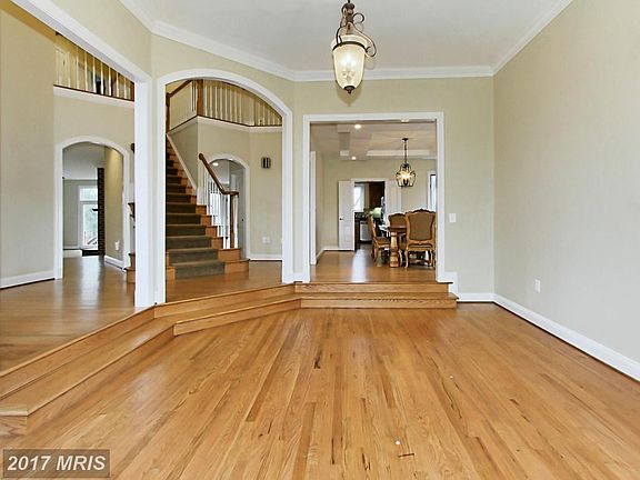 5th image of 502 Seneca Knoll Ct