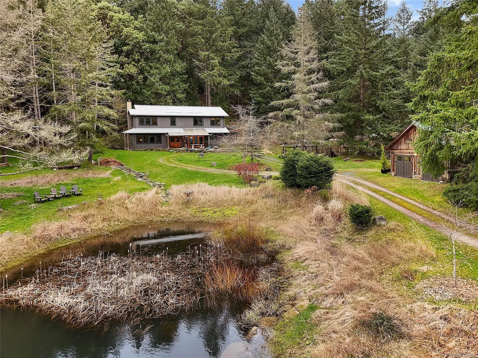 594 Horton Bay Rd photo 1