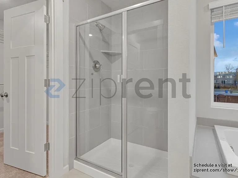 6460 N 89th Ave — Photo 28
