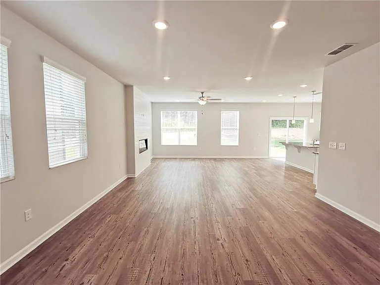 154 Green Love Ln — Photo 4