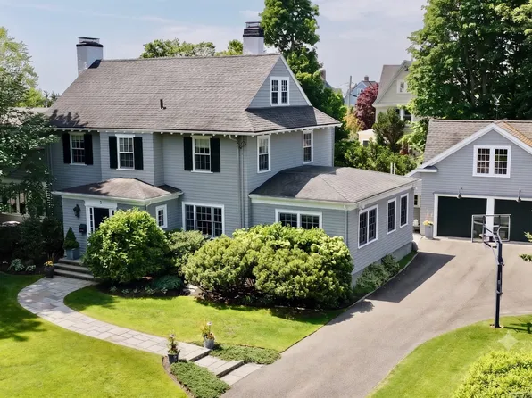 5 Bartlett St, Marblehead, MA 01945