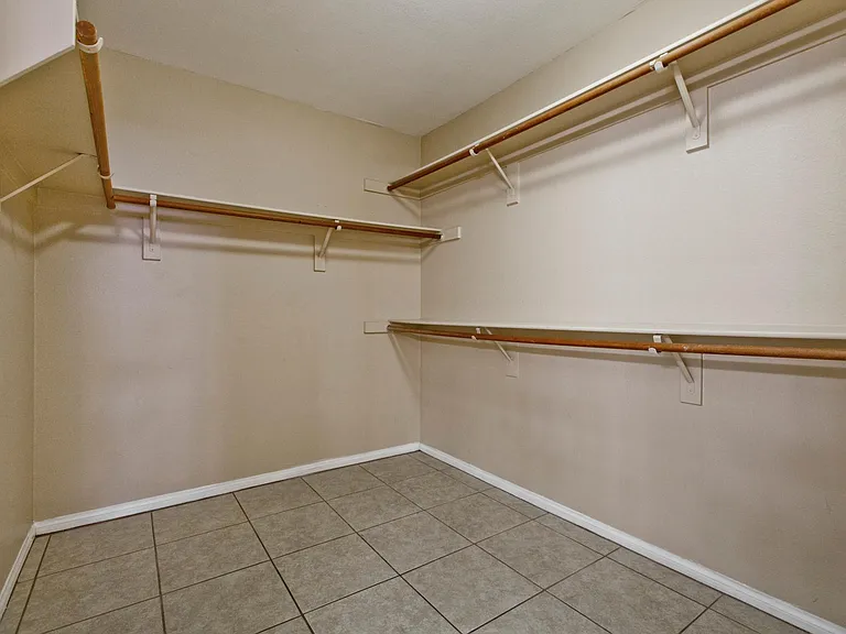 6580 Goldensun Ct — Photo 19