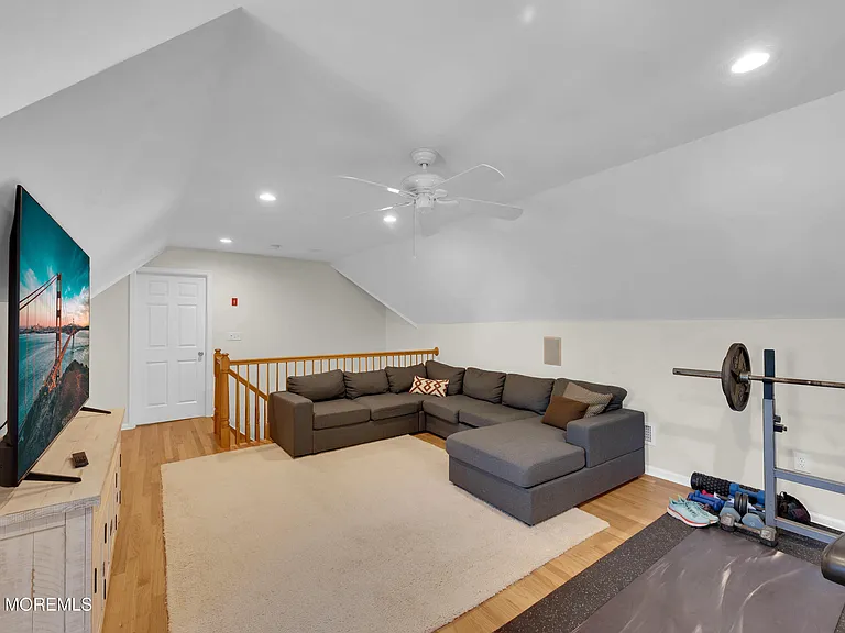 402 Morgan Pkwy — Photo 31