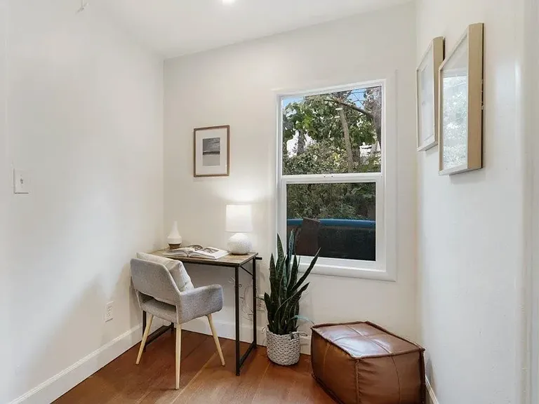 211 Grant St — Photo 3
