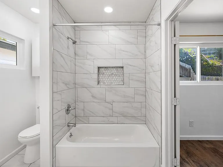 1007 Winston Dr — Photo 21