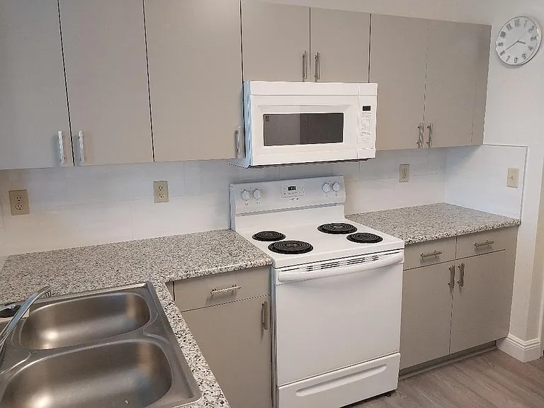 128 SW Peacock Blvd #15-203 — Photo 5