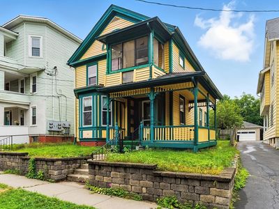 112 Grape St, Chicopee, MA, 01013