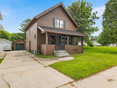 711 N 5th St, Manitowoc, WI, 54220