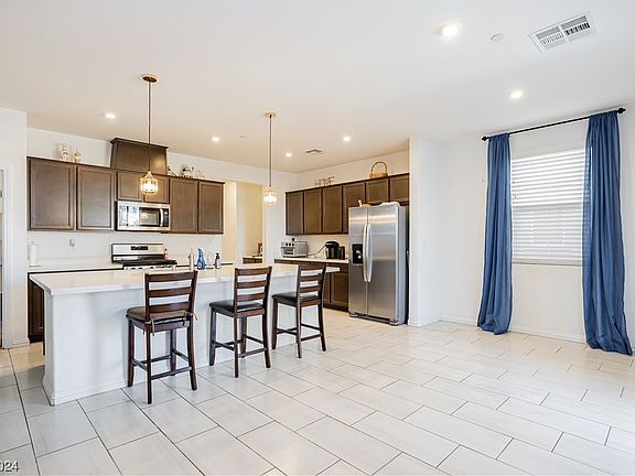 4th image of 4154 Eagle Island St