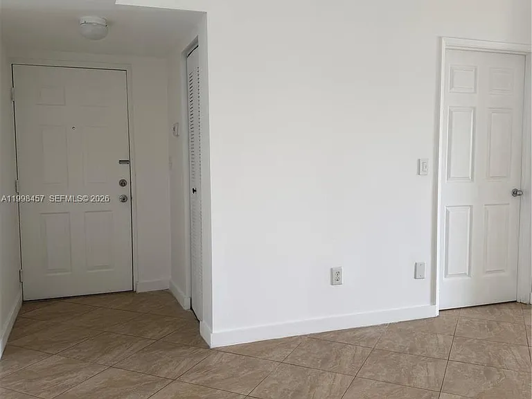 2640 S University Dr #308 — Photo 5