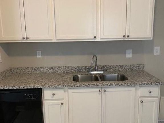 5th image of 2101 Camille St