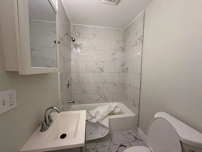 207 Goodrich St #1 — Photo 6