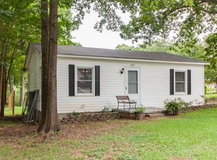 407 Edgefield St, Chesnee, SC 29323