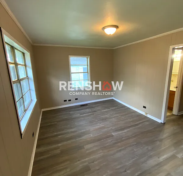 1528 Ewell Ave — Photo 1