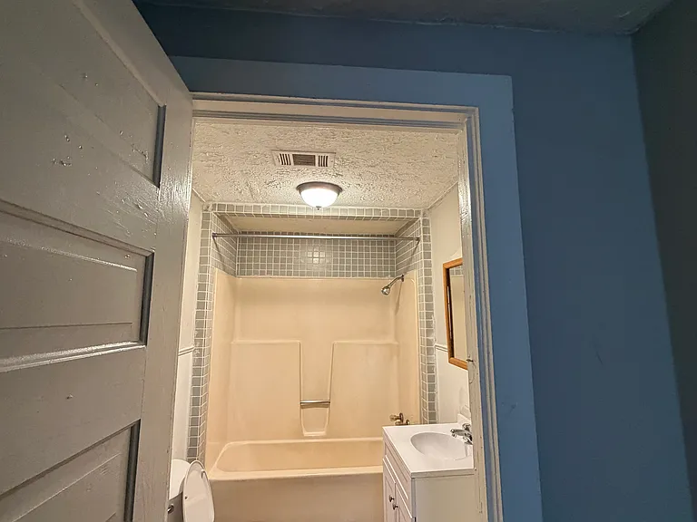 260 Hill St — Photo 7