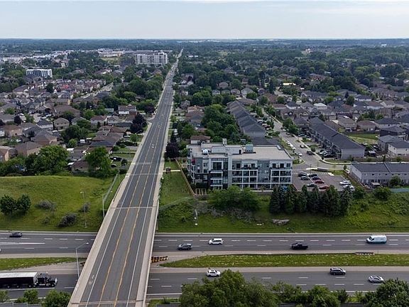 4th image of 111 Limeridge Rd W