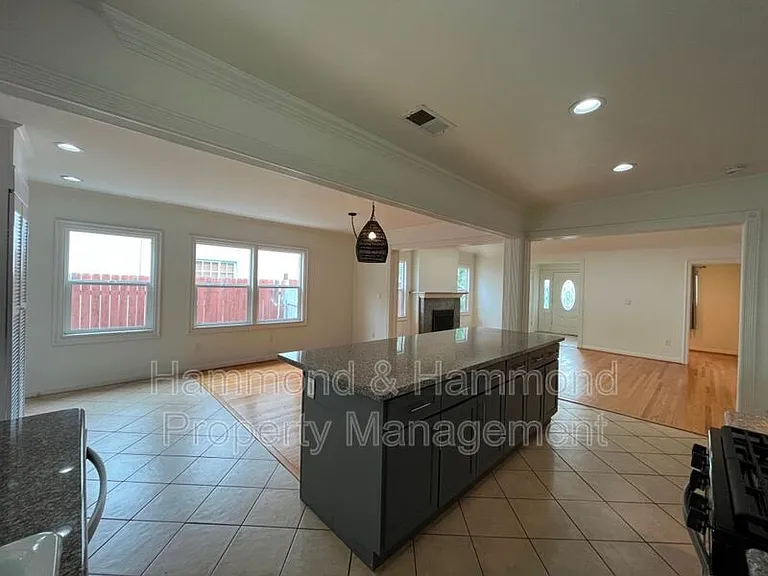 4316 Greenbush Ave — Photo 7