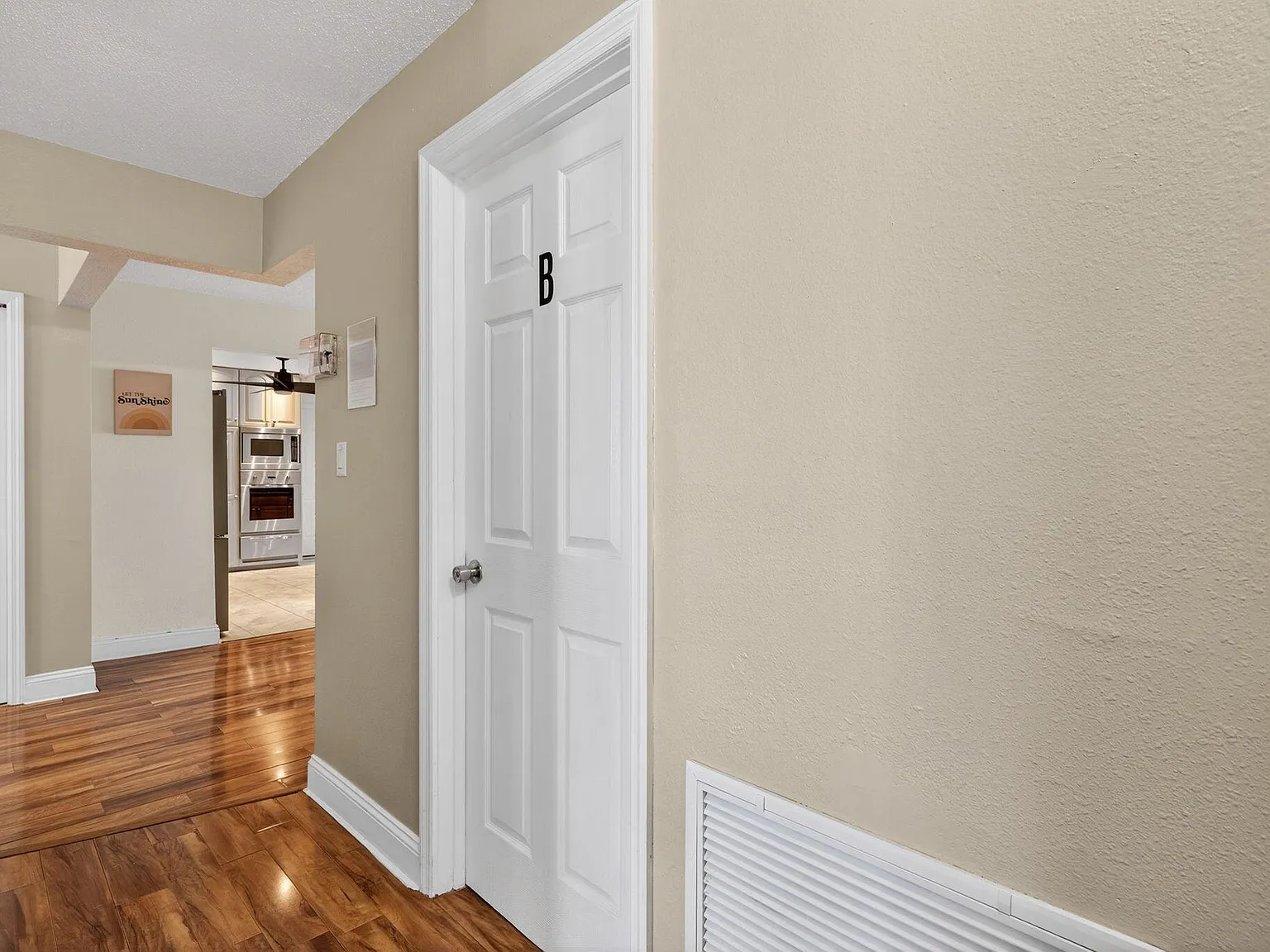 4 bed, 2.0 bath, 1710 sqft, $866 — Photo 4
