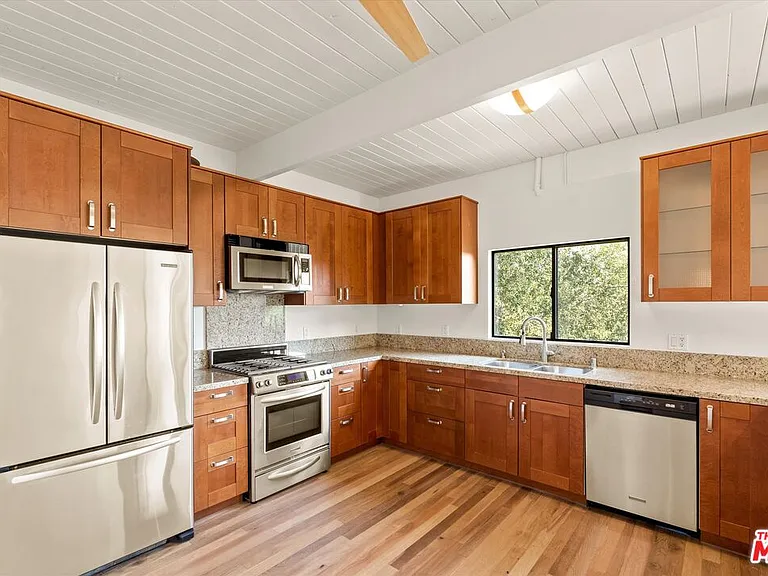 4950 Marmol Dr — Photo 18