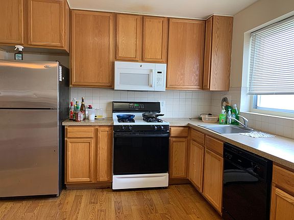 4th image of 1445 Guilford Pl