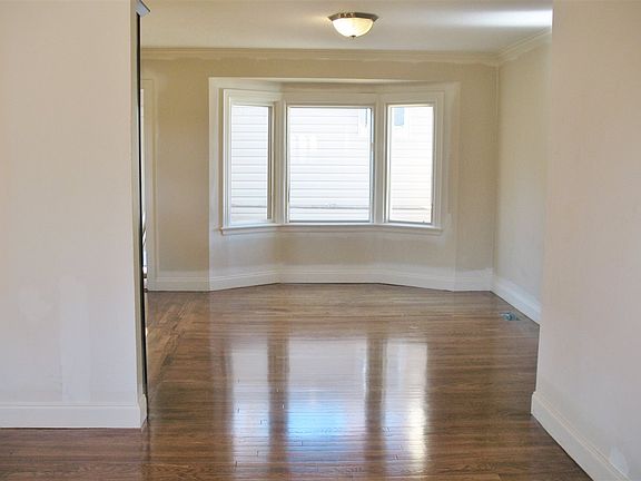 5th image of 1803 Glen Oaks Ln