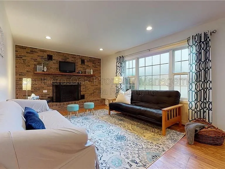 106 Azalea Dr — Photo 3