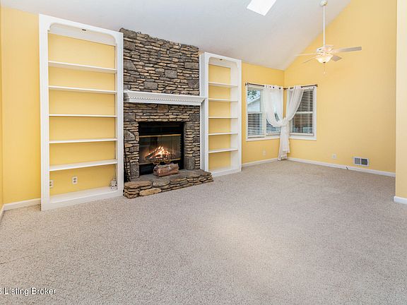 5th image of 3015 Velden Dr