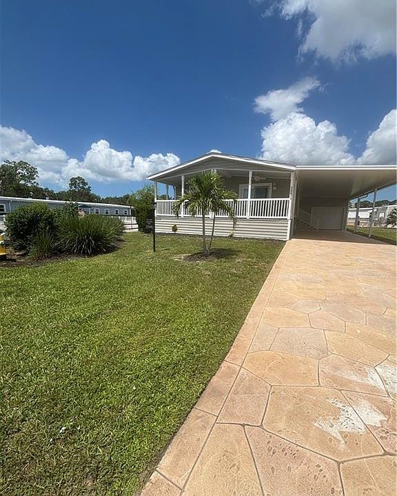 1st image of 27646 Bourbonniere DR