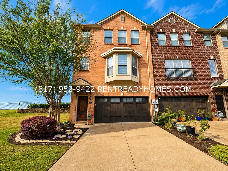 1495 Chase Ln — Photo 2