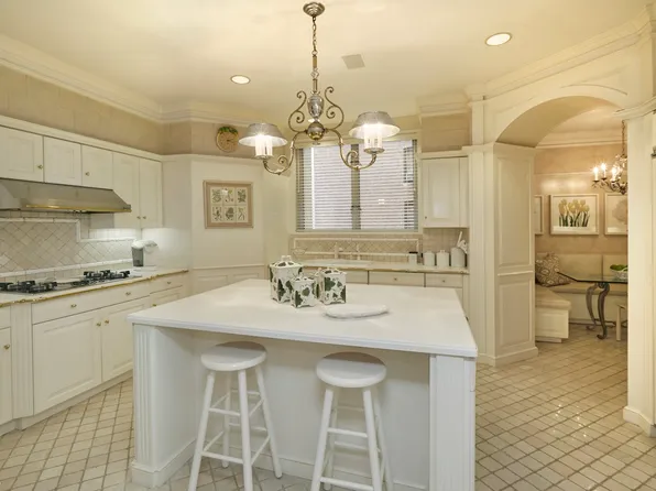 960 Park Avenue image 4 of 10