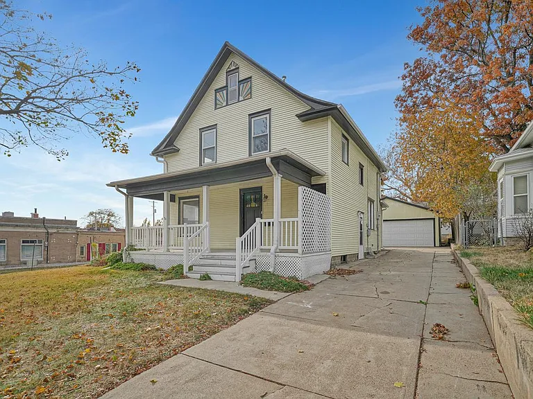 1603 N Cotner Blvd — Photo 1