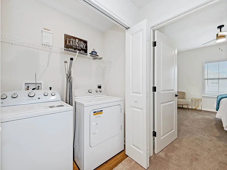 10329 Lynwood Vlg #101 — Photo 11