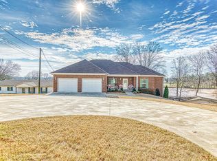 605 Lakewood Dr, Muscle Shoals, AL 35661