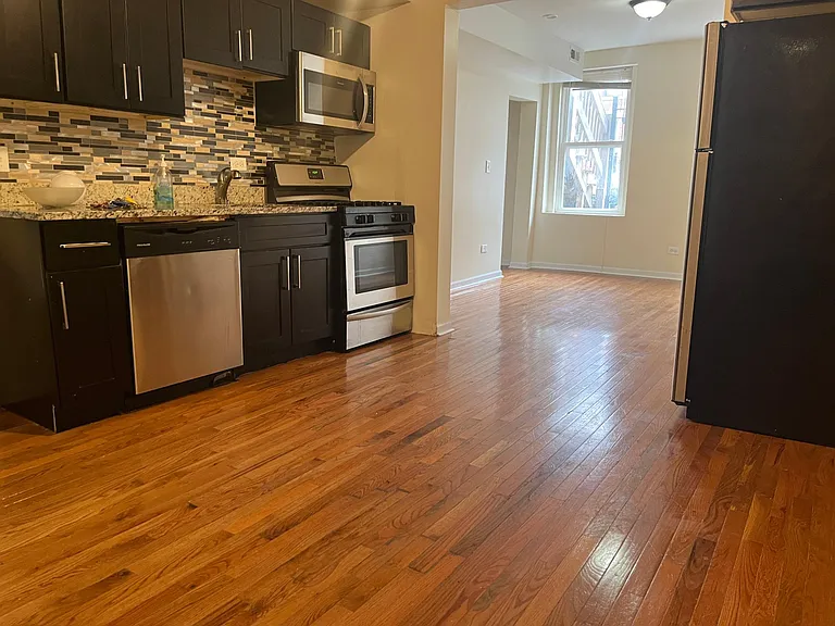 1523 W 18th Pl #G — Photo 2