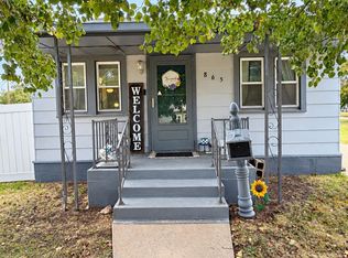 865 E 5th St, Russell, KS 67665