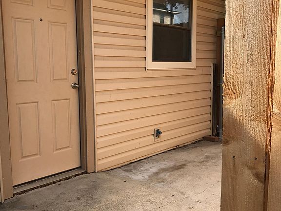 5th image of 3701 Robinhood Dr APT 14D