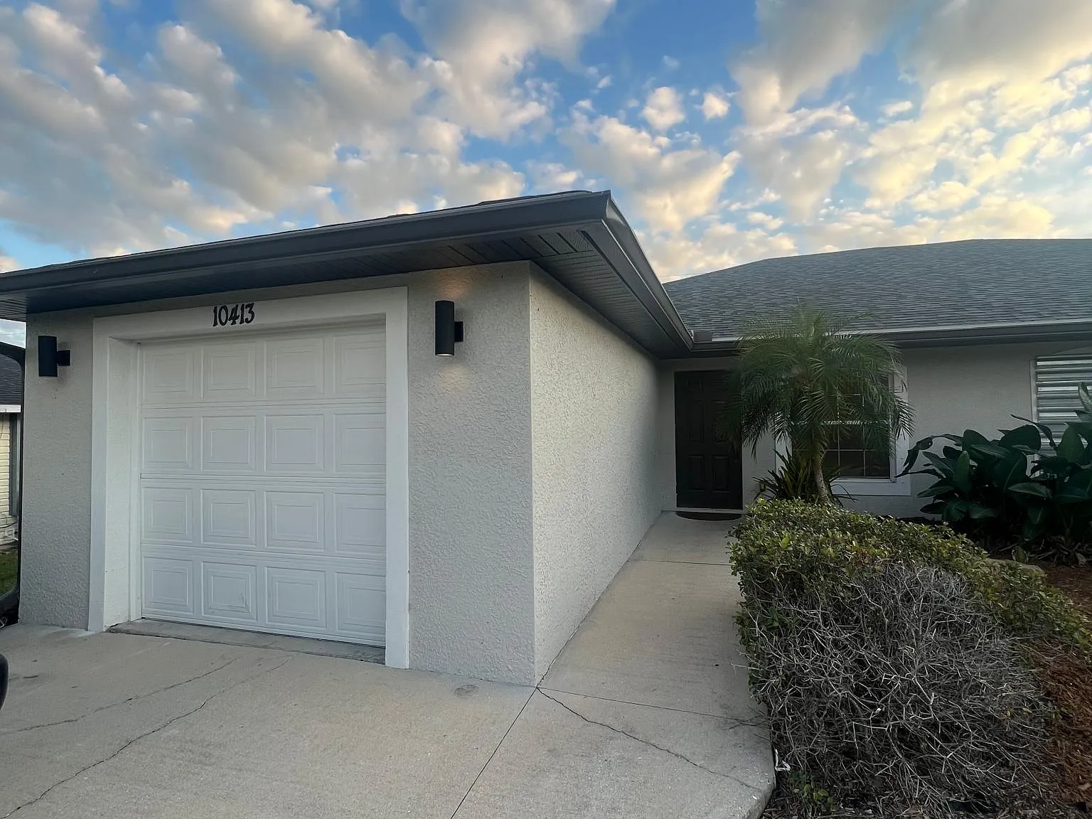 2 bed, 1025 sqft, $1,695 — Photo 1
