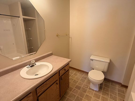 4th image of 445 W 23rd St #11