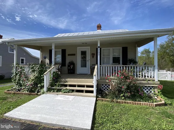 7705 Main St, Middletown, VA 22645