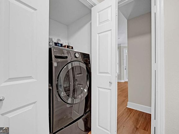 3rd image of 3777 Peachtree Rd NE APT 1108