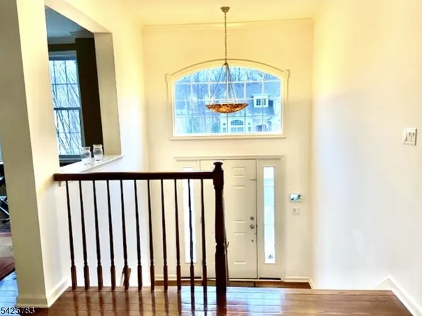 19 Luth Ter, West Orange, NJ 07052