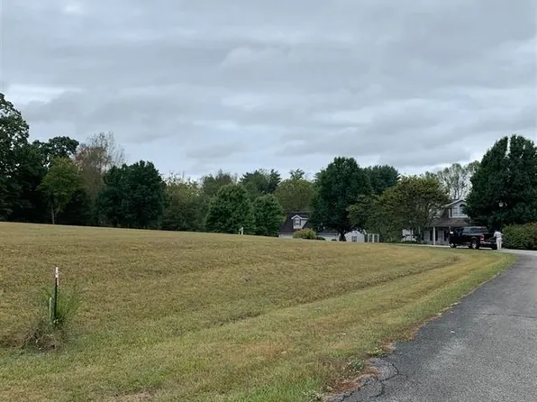 10 Briarwood Dr, Campbellsville, KY 42718