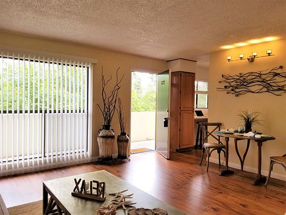 2nd image of 500 Glenwood Cir APT 422