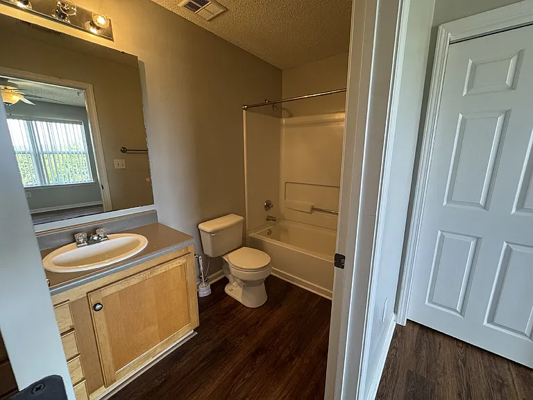 1123 Harts Ridge Dr — Photo 13