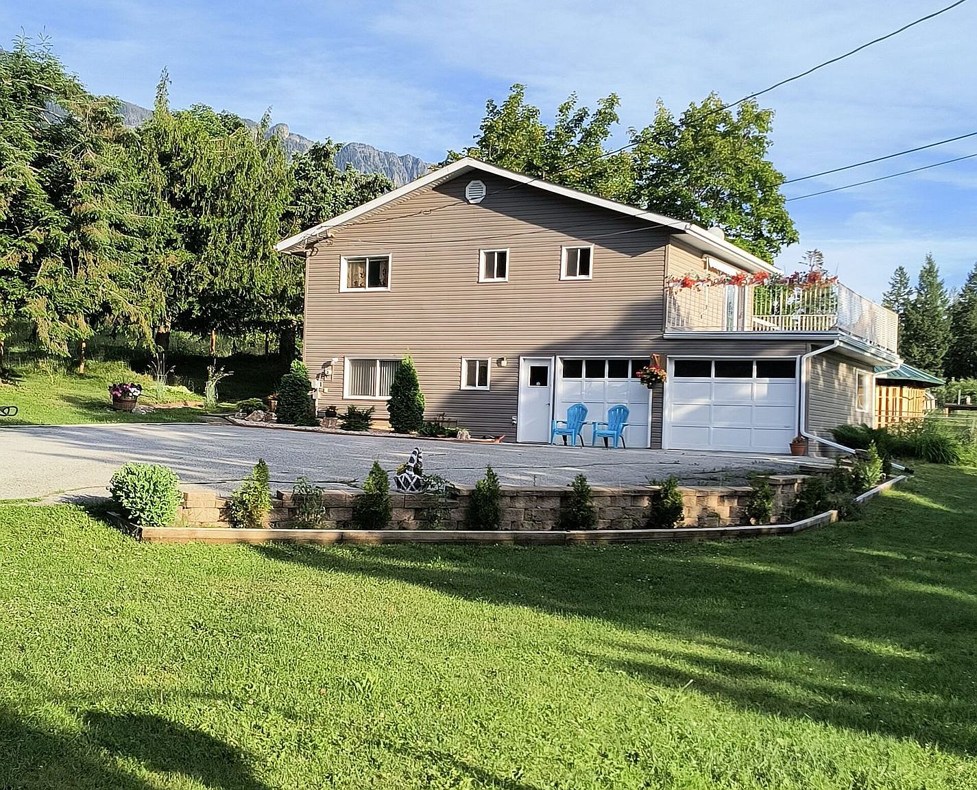 4275 48th St, Central Kootenay, BC V0B 1C1 MLS X6700708 Zillow