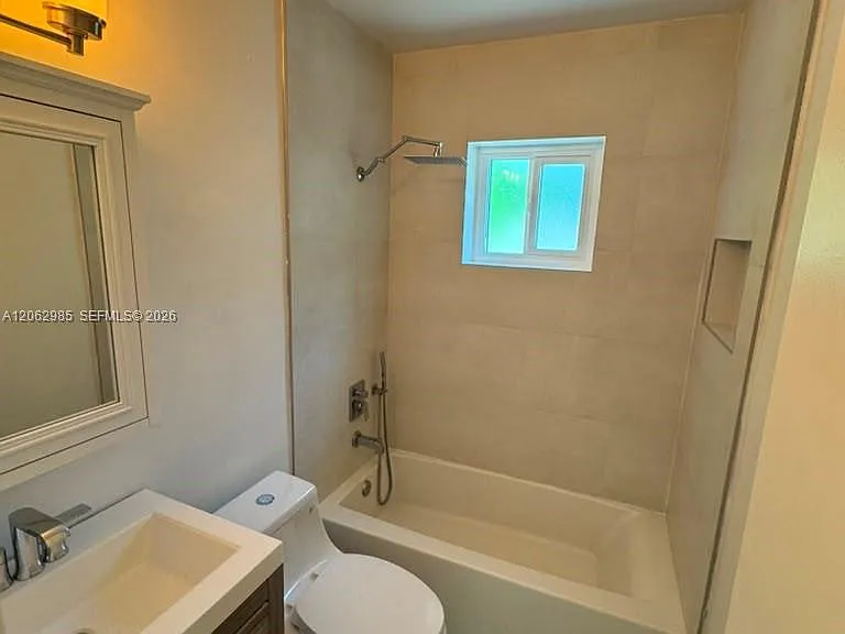222 NW 41st Ave — Photo 25